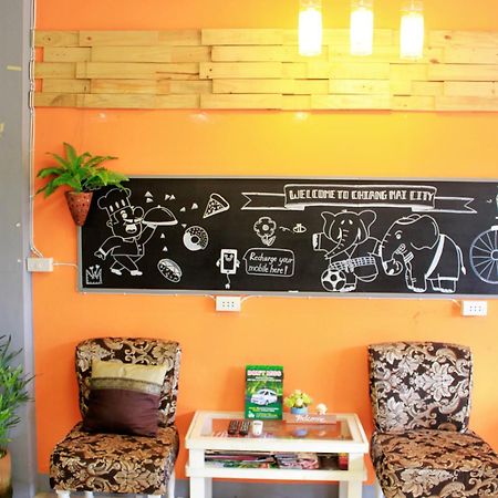 Cm City Hostel Chiang Mai Bagian luar foto