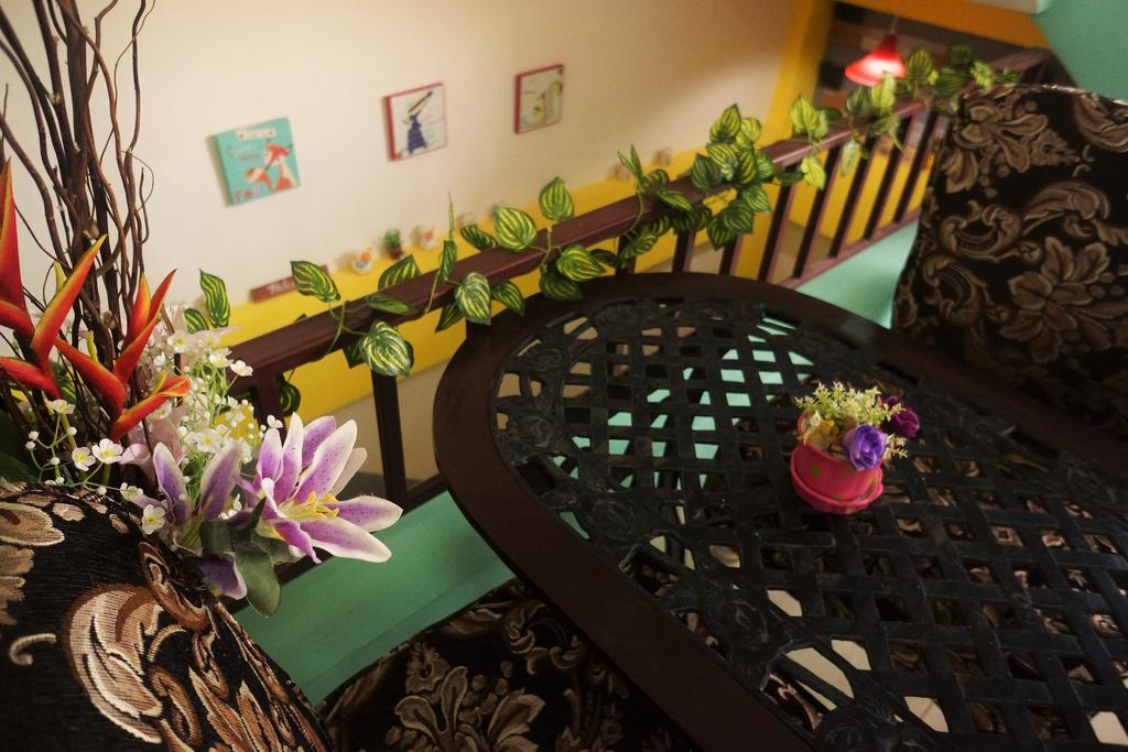 Cm City Hostel Chiang Mai Bagian luar foto