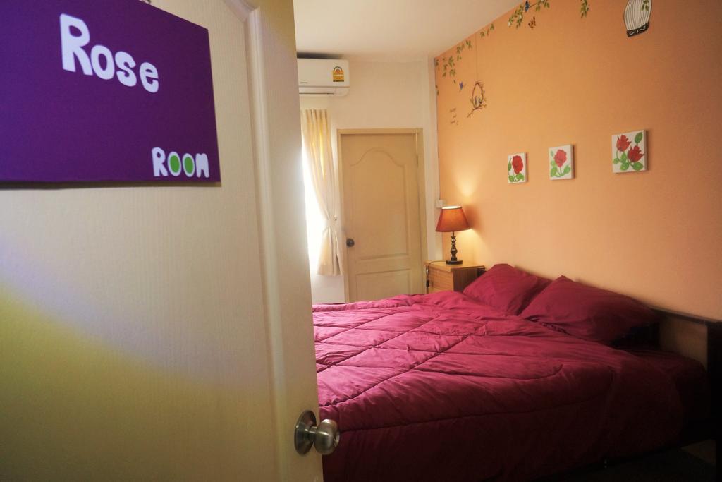 Cm City Hostel Chiang Mai Bagian luar foto