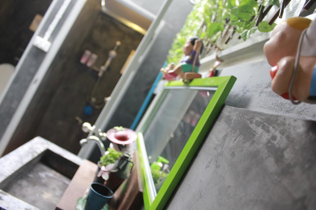 Cm City Hostel Chiang Mai Bagian luar foto